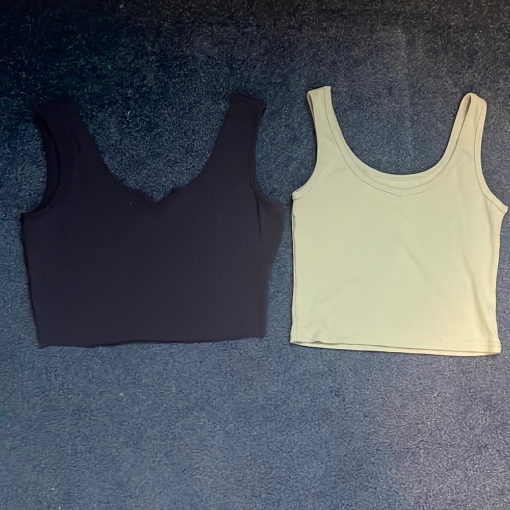 Lot of 2 medium tops